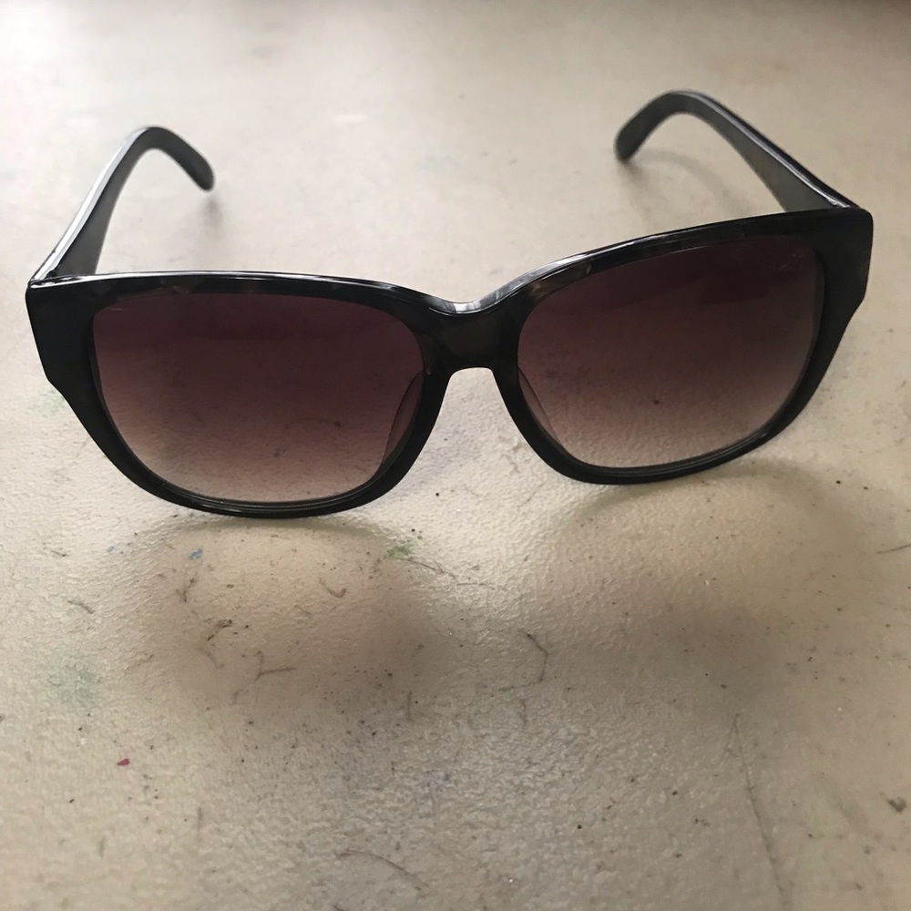 🖤 BETSEY JOHNSON tortoise shades / sunglasses 🖤